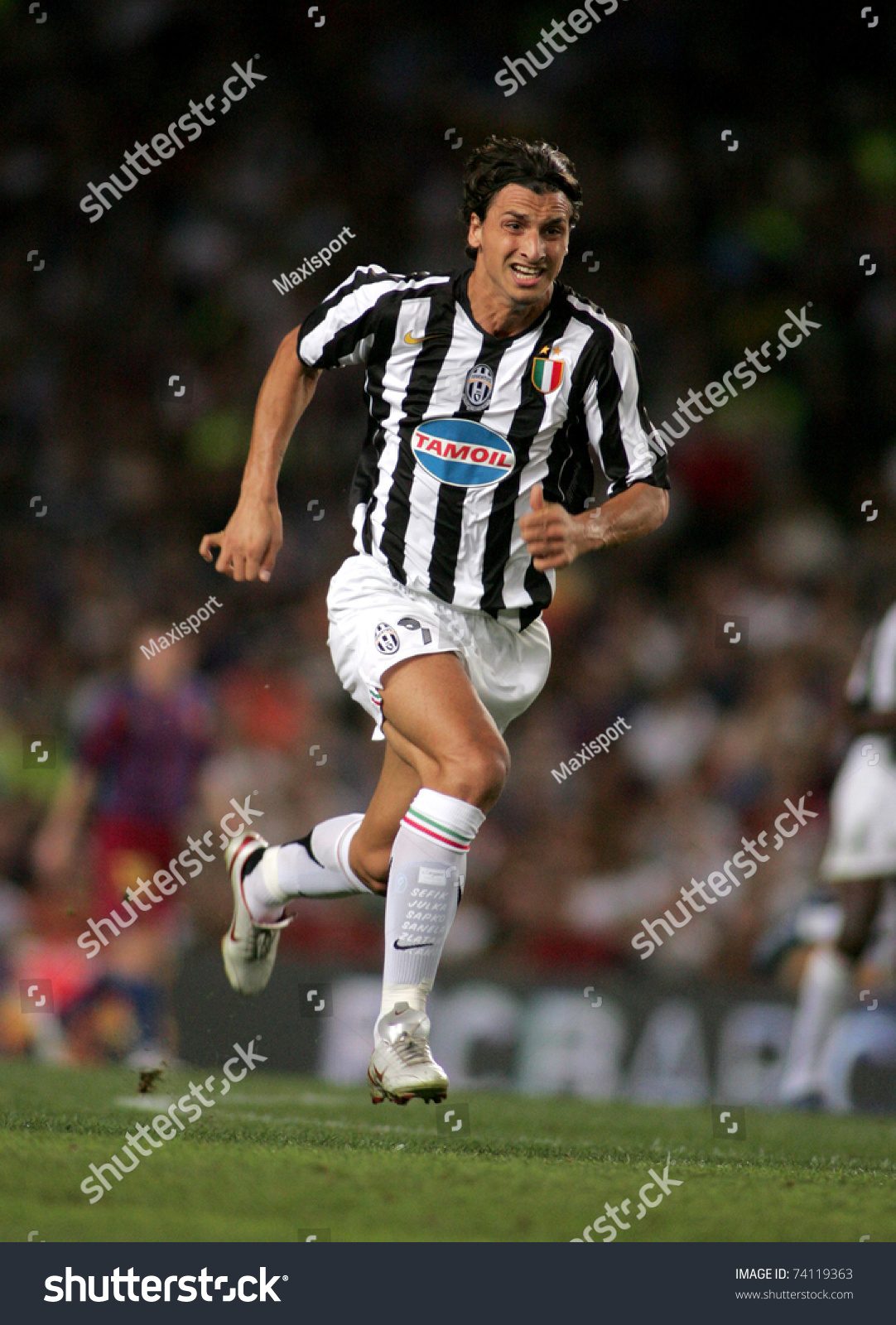 巴塞罗那- 8月24:尤文图斯的伊布在巴塞罗那和尤文图斯之间的友谊赛在